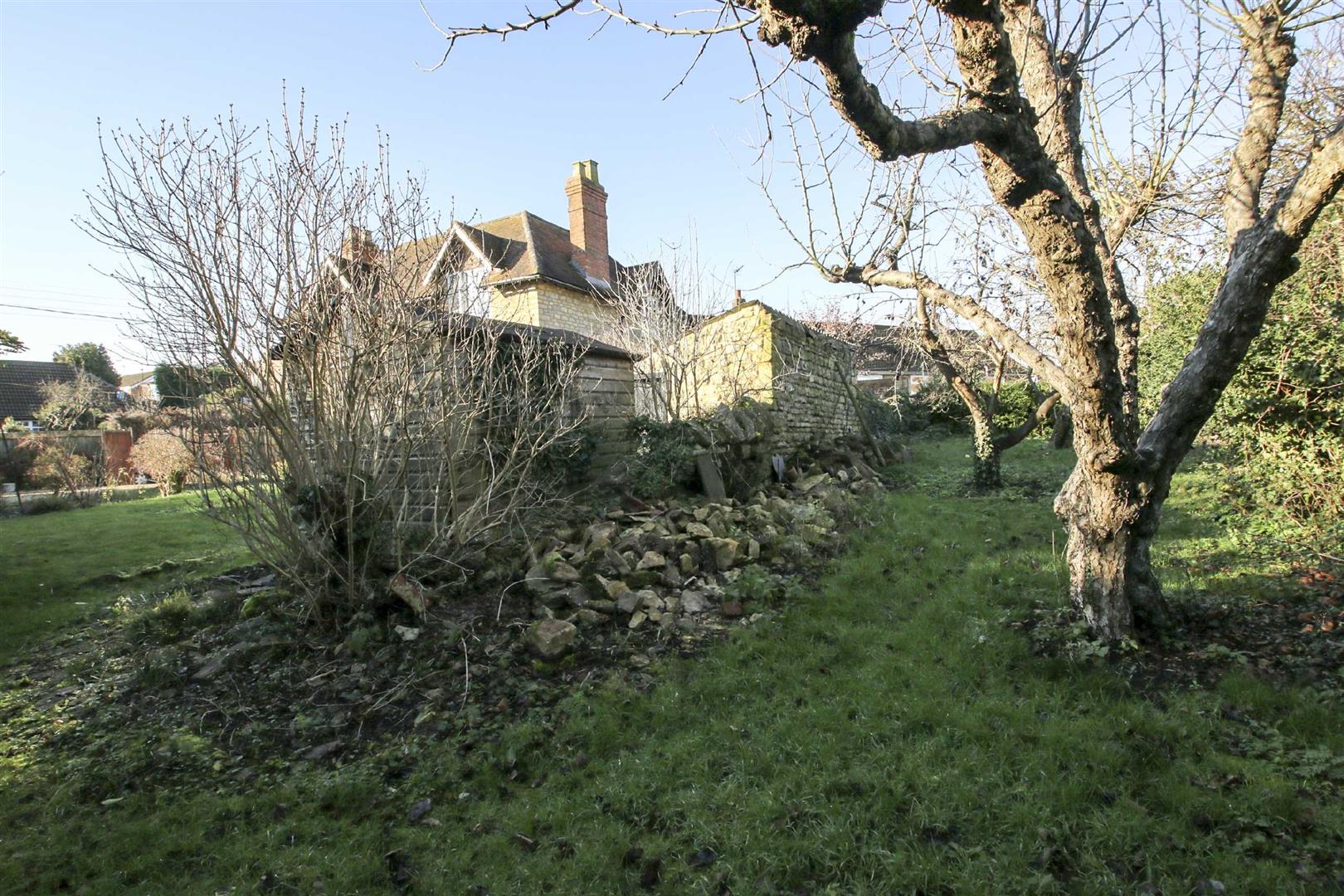 Yardley Road, Cosgrove, Milton Keynes